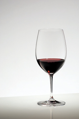 斟不满的红酒杯,葡萄酒,红酒,红葡萄酒,酒圈网